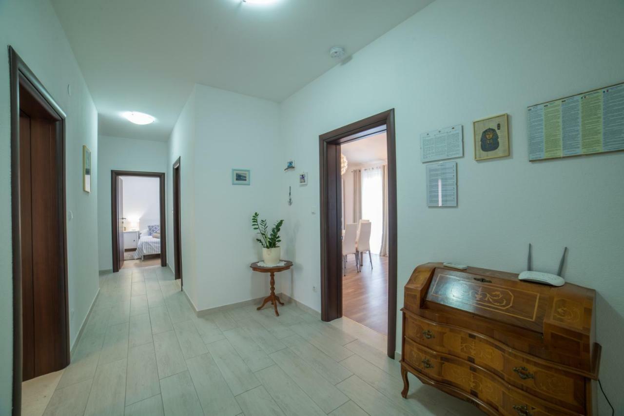 Apartment Mardi Kastela Bagian luar foto